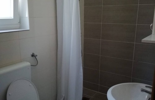 Ostarski Stanovi Apartment | Inviting One Bedroom Apartment with Terrace in Plitvice