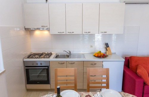 Veli Rat Apartment | Cozy One-Bedroom Apartment Steps from Veli Rat Beach
