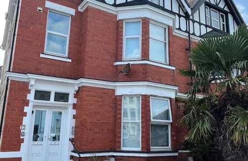 Llandudno Apartment | Top-Rated One Bedroom Apartment in Llandudno's Heart