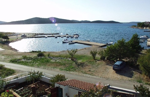 Zaboric Apartment | Oceanfront One Bedroom Apartment Steps from Žaborić Beach