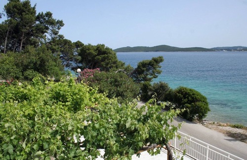 Kuciste Apartment | Cozy One Bedroom Apartment Steps from Kučište Beach