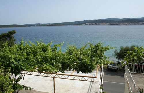 Kuciste Apartment | Idyllic Beachside One Bedroom Apartment in Kučište