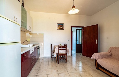 Cove Tri Zala (Zrnovo) Apartment | Beachside One Bedroom Apartment in Tri Žala, Korčula