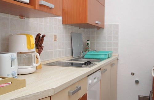 Artatore Apartment | Cozy One Bedroom Apartment Steps from Artatore Beach
