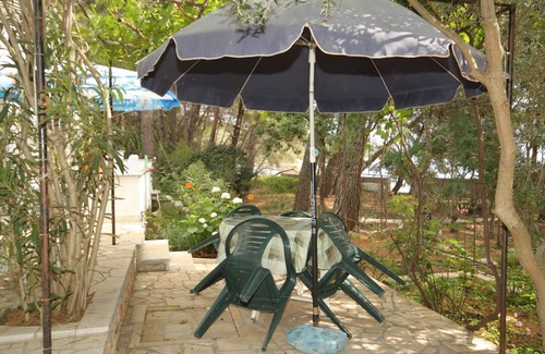 Artatore Apartment | Cozy One Bedroom Apartment Steps from Artatore Beach