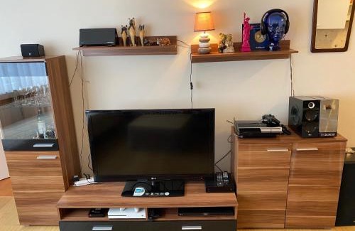 Laken Apartment | Stylish One-Bedroom Apartment Steps from Atomium