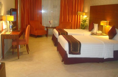 Al Mankhool Apartment | Comfortable One Bedroom Apartment in Al Karama with Amenities