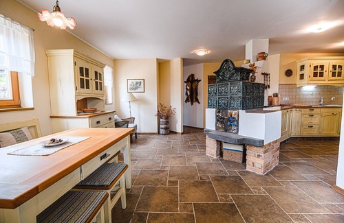 Sevnica Apartment | Cozy One Bedroom Apartment with Ocean View Terrace