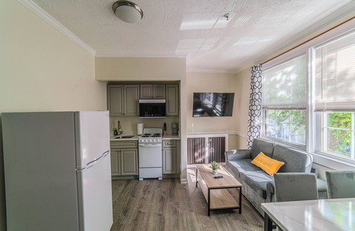 Falmouth Apartment | One Bedroom Apartment Located in Downtown Falmouth