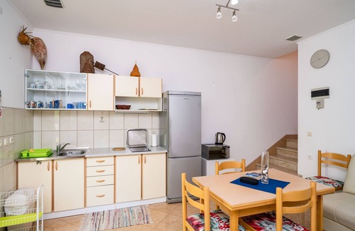 Zuljana Apartment | Cozy Žuljana Apartment with Ocean View & Child-Friendly Amenities