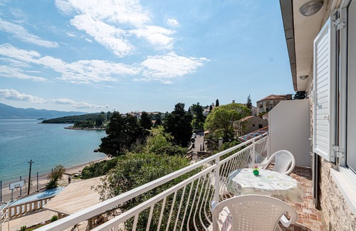 Cove Tri Zala (Zrnovo) Apartment | Exceptional One Bedroom Apartment with Sea View in Korčula