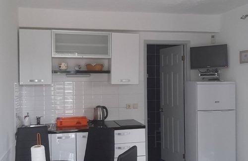 Kuciste Apartment | Seaside One Bedroom Apartment with Terrace in Kučište