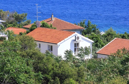 Kuciste Apartment | Seaside One Bedroom Apartment with Terrace in Kučište
