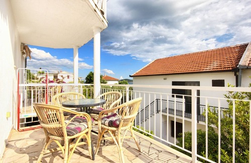 Kuciste Apartment | Seaside One Bedroom Apartment with Terrace in Kučište