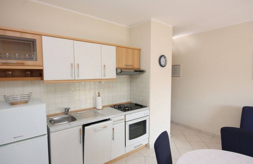 Vinisce Apartment | Modern One Bedroom Apartment with Ocean View in Vinišće