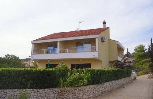 Vinisce Apartment | Modern One Bedroom Apartment with Ocean View in Vinišće