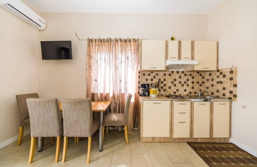 Zaton Apartment | Cozy One Bedroom Apartment with Terrace in Zaton, Zadar
