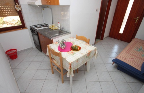Zman Apartment | Comfortable One-Bedroom Apartment with Ocean View in Žman