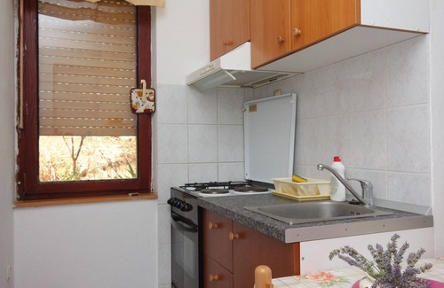 Zman Apartment | Comfortable One-Bedroom Apartment with Ocean View in Žman