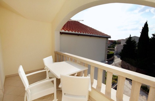 Bol Apartment | Idyllic One Bedroom Apartment with Sea View in Bol, Brač