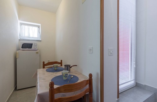 Umag Apartment | Charming One Bedroom Apartment with Ocean View in Umag