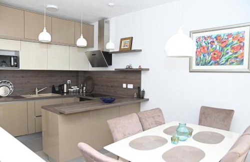 Stikovica Apartment | Cozy One Bedroom Apartment Zefir by Štikovica Beach