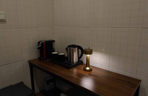 Hera Street Apartment | One Bedroom Apt- Hira Residence & Suites