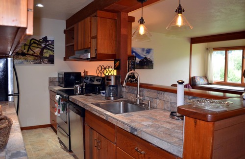 Moose Wilson Road Condo | Cozy Retreat at Base of Majestic Mountain with Pool Access