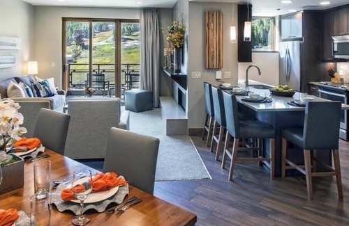 Boulder Ridge Apartment | ONE BEDROOM "BRECK": True ski-in/ski-out directly on peak 8 lifts, ski-school!