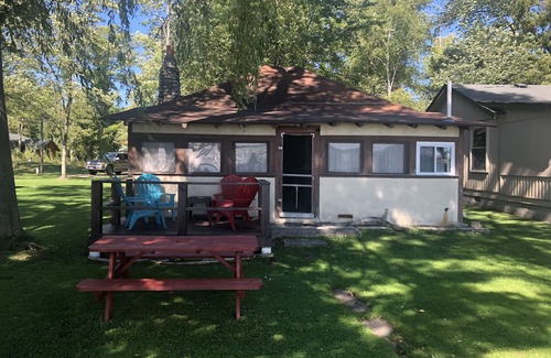 Traverse City House | Cozy Lake Leelanau Cabin: Family Fun & Pet Friendly Stay