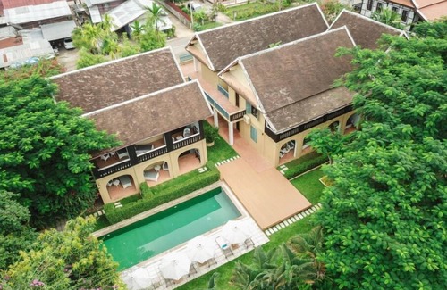 Luang Prabang Villa | Relax in a One Bedroom Deluxe River View Villa