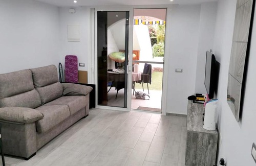 El Madronal Apartment | Stylish One-Bedroom Apartment near Playa de la Americas