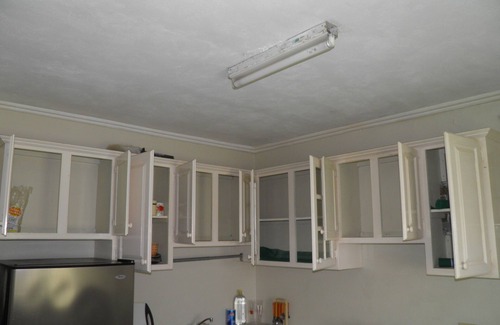 Edey Apartment | Cozy One Bedroom Apartment with Essential Kitchen Amenities