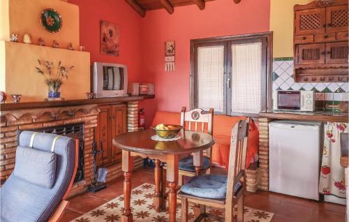 Benalauria House | Cozy Home in Benalauría with Kitchenette & Pet-Friendly