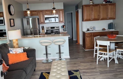 Ocean Isle Beach Condo | Beautiful Oceanfront Retreat Steps from the Sand with Pool