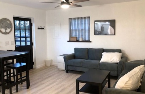 Fellowship Apartment | One Bedroom on picturesque horse farm. Newly renovated.