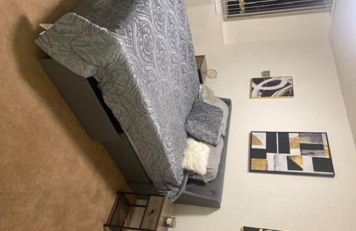 Aurora Highlands Apartment | Convenient One Bedroom Just Steps from Amazon HG