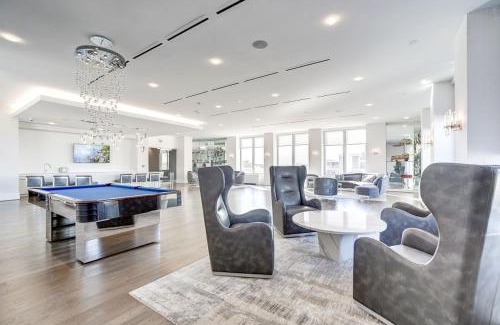 Aurora Highlands Apartment | Convenient One Bedroom Just Steps from Amazon HG
