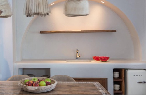 Pyrgos Villa | Ocean View Retreat: One Bedroom Panoramic at White Co