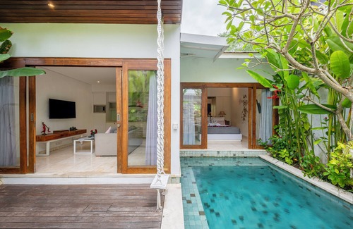 Tanjungbenoa Villa | Private Pool & Rooftop Retreat: One Bedroom Getaway