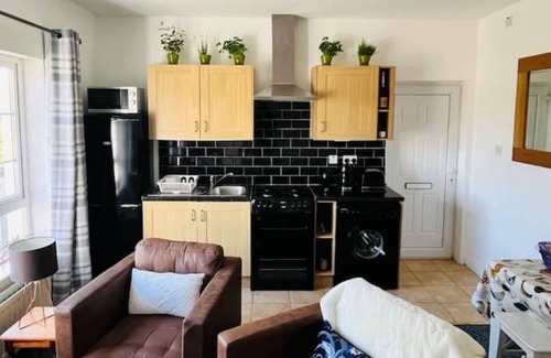 Blessington Condo | Premier One Bedroom Apartment with Kitchen & Child Friendly