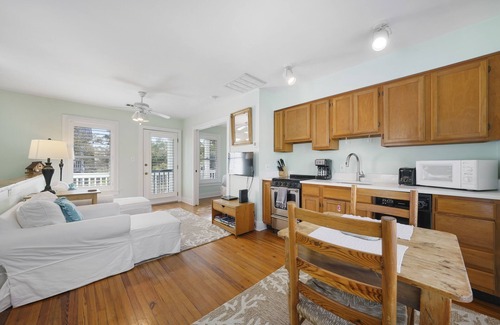 Seaside House | Cozy One Bedroom Cottage Steps from the Beach
