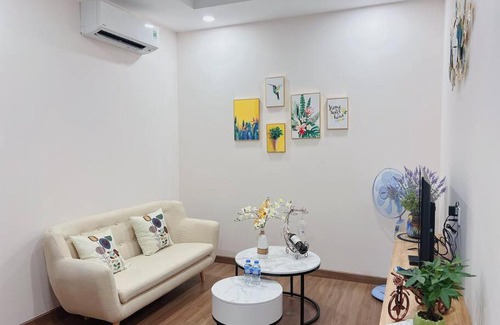 Van Giang Apartment | Cozy One Bedroom Apartment with Pool at Ecopark View