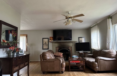 Riverside House | Convenient Stay Just Steps from CNU with Family-Friendly Amenities