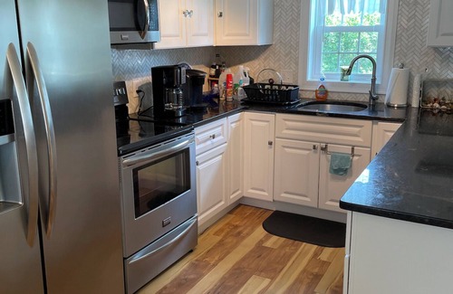 Misquamicut House | Steps from Misquamicut Fire District Beach with Ocean View