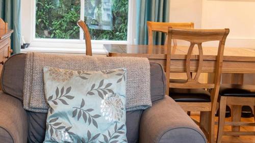 Dolwyddelan House | Discover One Bron Derw: 4-Star Family-Friendly Retreat
