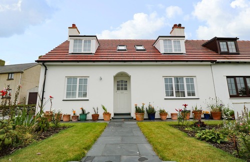 Aberdaron Cottage | Pet-Friendly One Dolfor: Oceanfront Cottage in Aberdaron