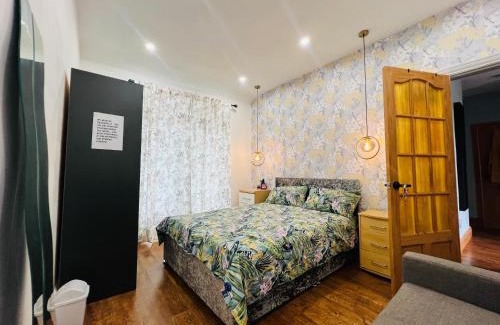 Spital House | Cozy Double Room & Charming Attic with Free WiFi & Parking