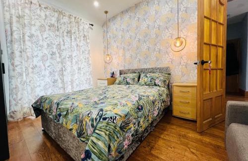 Spital House | Cozy Double Room & Charming Attic with Free WiFi & Parking