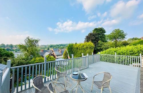 Spital House | Cozy Double Room & Charming Attic with Free WiFi & Parking